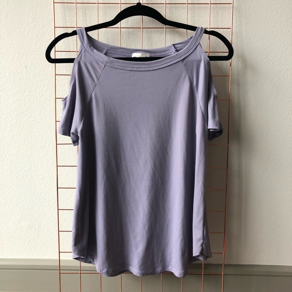 NWOT ⋆ Gaze | Lavender Cold Shoulder Top